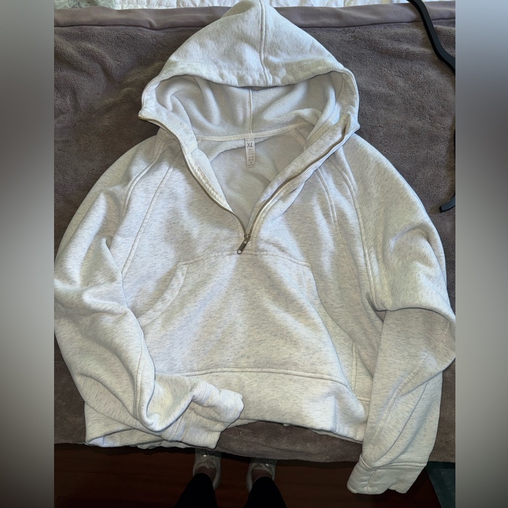 Women’s Relaxed Hooded Half Zip Sweatshirt | Light Gray | Pre-owned Good | XL